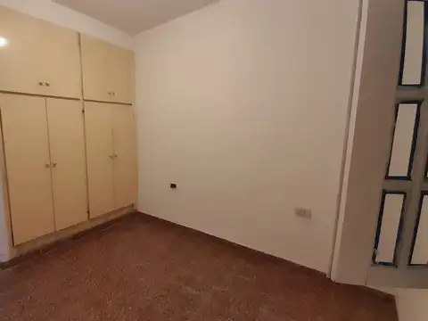 Casa en Alquiler con 1 cochera
