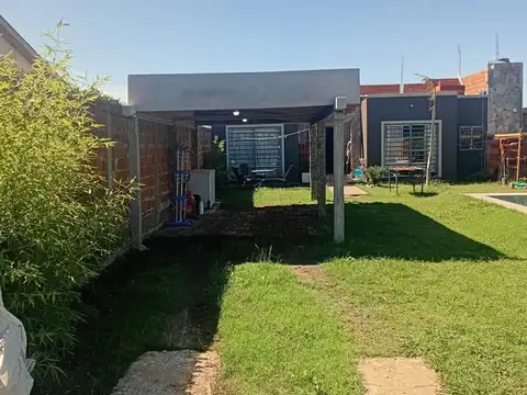 VENTA DE CASA EN LOTEO SANTA ANA  PERMUTA
