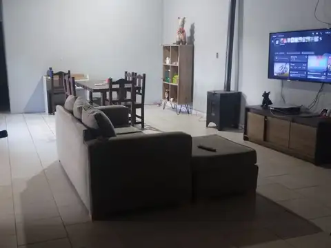 Casa 3 ambientes con 1 baño