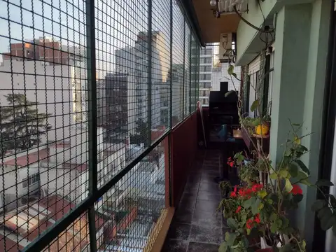 Dean Funes 1200, Piso 9