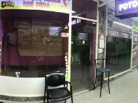 VENTA  LOCAL DE 3mX3.50m APROX. UBICADO EN GALERIA LA FRANCESA. QUILMES CENTRO