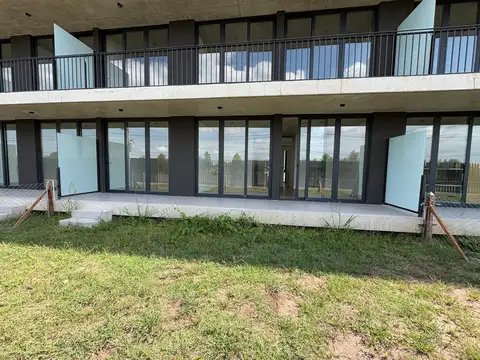 Alquiler departamento 3 amb con galería y jardín propio en Terrazas de Santa Maria - Villanueva