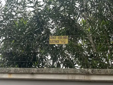 Casa 8 ambientes con 6 baños