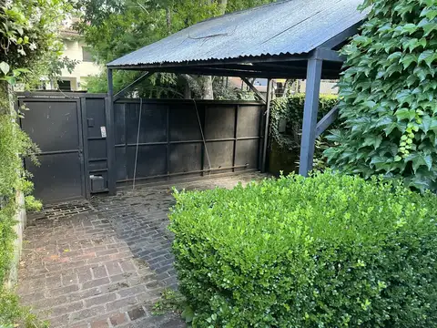 Casa en Venta con 5 cocheras