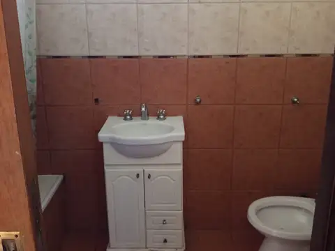 Depto Tipo Casa en Alquiler de 5 ambientes