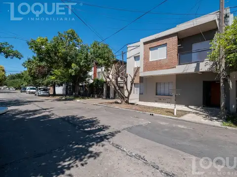 Departamento en planta baja con 2 dormitorios en venta. Barrio María Selva