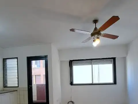 Departamento en Venta en Plaza Moreno, USD 55.000