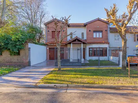 VENTA Casa 4amb c/Garage Doble y Parque | Colinas