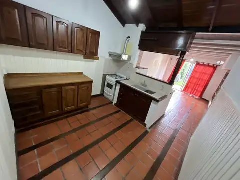 Depto Tipo Casa 4 ambientes con 2 baños