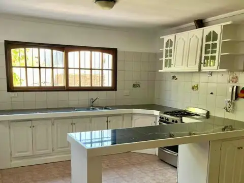Casa en Venta en General Roca, USD 220.000