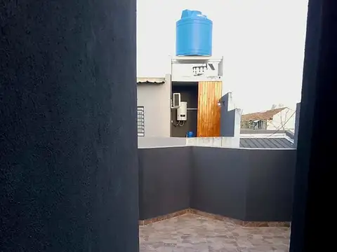 Depto Tipo Casa 2 ambientes con 1 baño