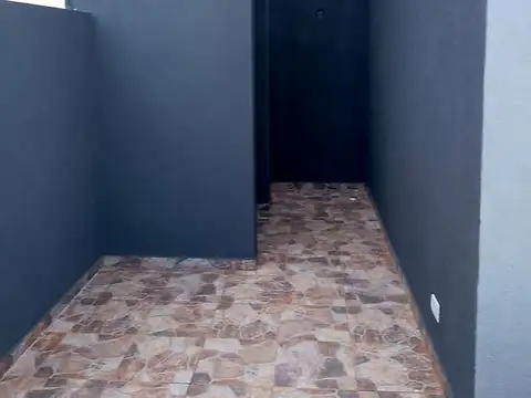 Depto Tipo Casa en Alquiler en Moron, $ 500.000