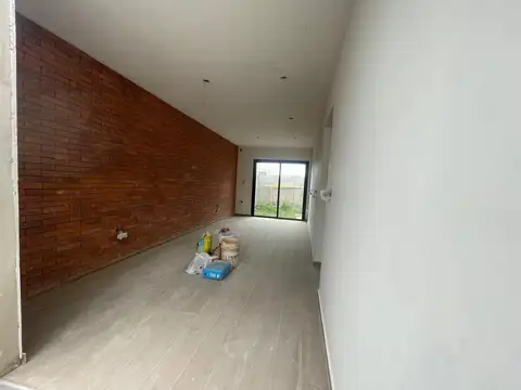 Casa 4 ambientes con 1 baño