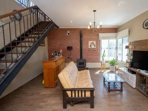 IMPECABLE CASA EN ARROYO LEYES