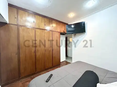 Aviadora Lorenzini 2800, Piso 0