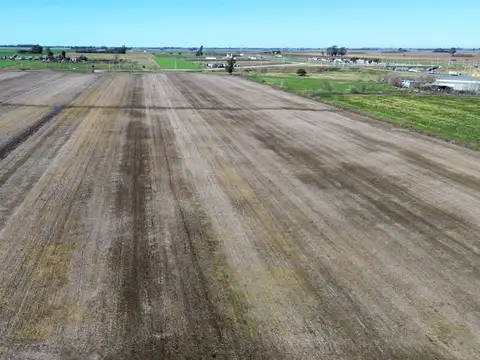 Terreno industrial a metros de Autopista sobre acceso a Villa constitución