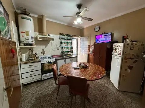 CASA EN MUY BUENA UBICACION