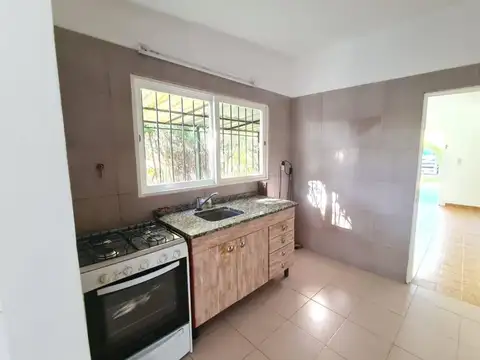 Casa 5 ambientes con 1 baño