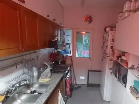 Venta Italia 850 2 dormitorios + 2 patios + cochera