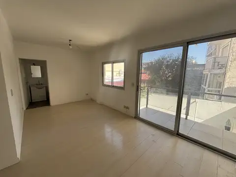 El Salvador 4700, Piso 1