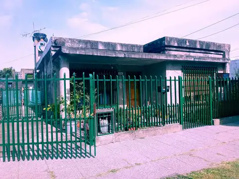 Depto Tipo Casa en Alquiler de 3 ambientes