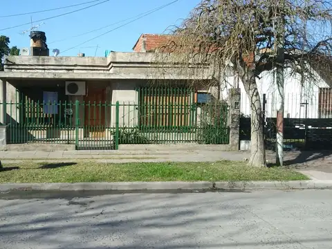 PH 3 AMBIENTES AL FRENTE ALQUILER CASTELAR SUR