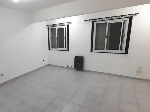 Eugenio De Burzaco 633 , Piso 1