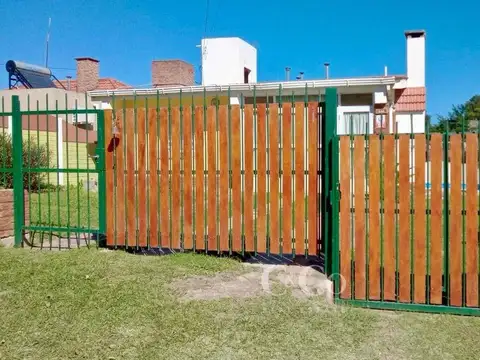 Casa en Venta en Playas De Oro, USD 85.000