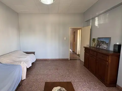 Venta, Casa, 4 Ambientes, Lavadero, Balcón, Patio, Jardín, Parrilla, Cochera, La Perlita, Moreno