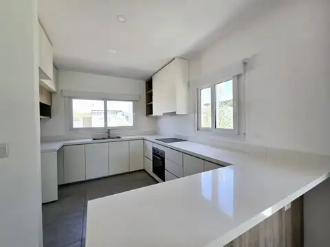 DEPARTAMENTO TH EN VENTA EN PILARA - PILAR