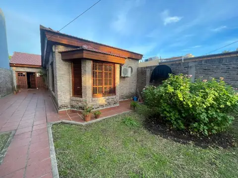 Casa en Venta de 2 Dormitorios y parque