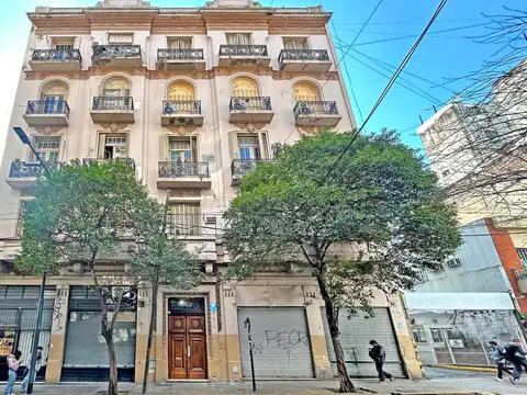 Venta departamento 6 ambientes tipo PH Francés