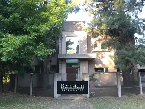 CASA EN VENTA :: 5 AMBIENTES :: PARQUE LELOIR