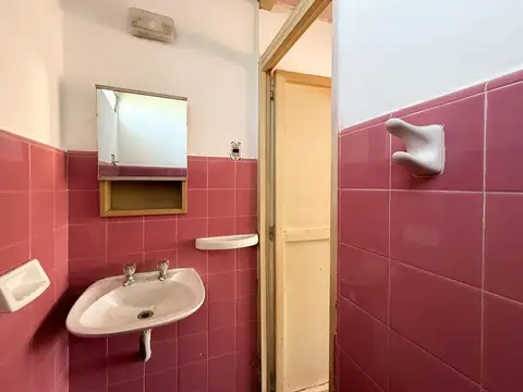 Casa 6 ambientes con 1 baño