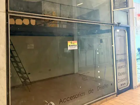 Local en Alquiler- Dentro de galería.   V. Ballester CENTRO