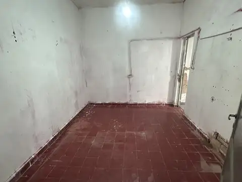 Casa 5 ambientes con 1 baño