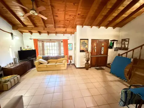 Casa 4 ambientes con 1 baño