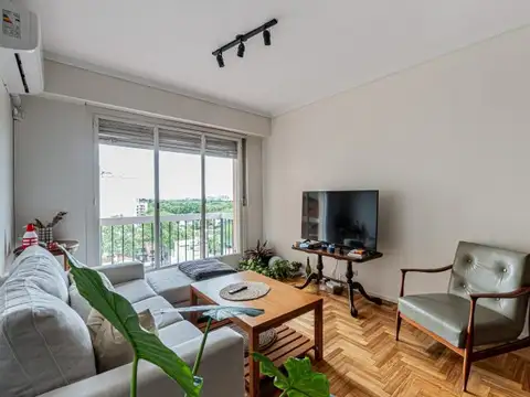 Venta Depto 3 ambientes. Baño + Toilette. Ubicado en Maipu y Haedo . Piso alto con vista al rio...