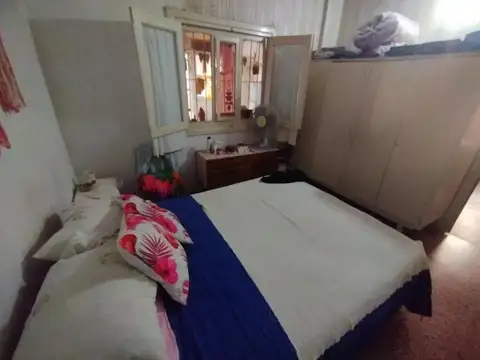 Casa 6 ambientes con 2 baños