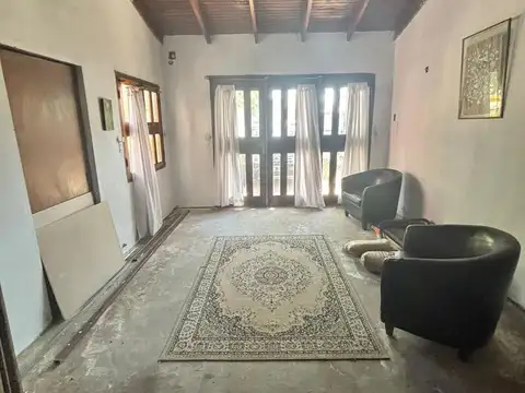 Casa en Venta en Los Hornos [Cod: 389]