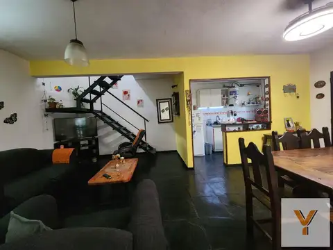 Depto Tipo Casa en Venta de 3 ambientes