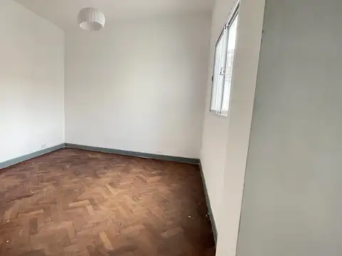 Depto Tipo Casa 4 ambientes con 2 baños