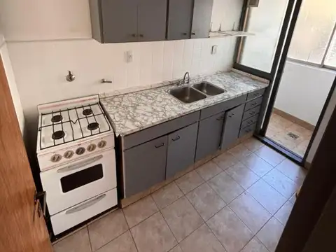 Departamento en Alquiler en Coghlan, $ 800.000