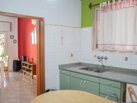 VENTA CASA TIPO PH DE 4 AMB. OLIVOS - GRAN JARDIN