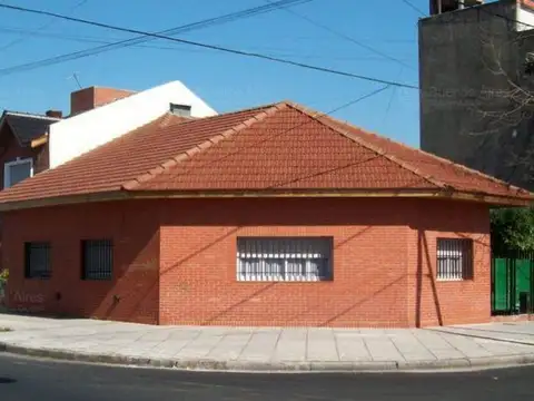 Casa 4 ambientes - VILLA LUGANO -