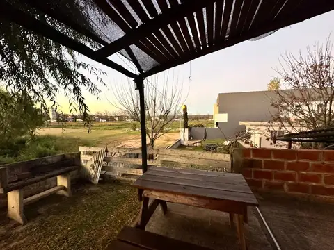 Casa Principal c/ 2 viviendas en Barrio Blanc-Artalaz