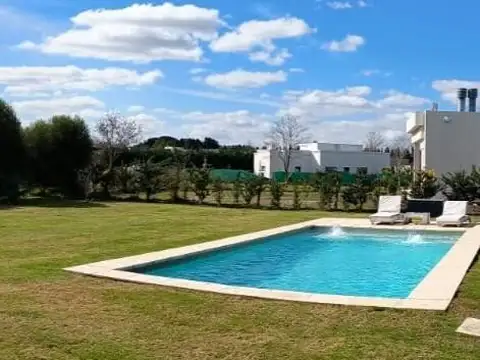 Casa en Alquiler Temporal en San Matias, USD 4.200