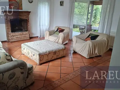 Casa 6 ambientes con 3 baños