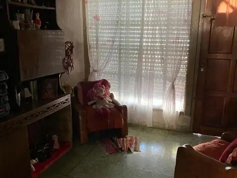 Casa 3 ambientes con 1 baño