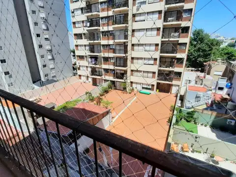 Venta en Núñez. Departamento Monoabiente con Balcón. Vista Abierta. Piso 5. Todo luz.